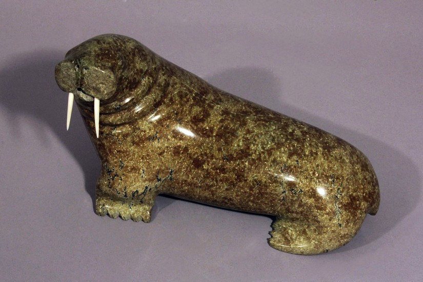 Simanek Sagiatuk, Reclining walrus, c. 1960
Serpentine, 6 1/2 x 10 x 5 in. (16.5 x 25.4 x 12.7 cm)
SOLD
01237-1