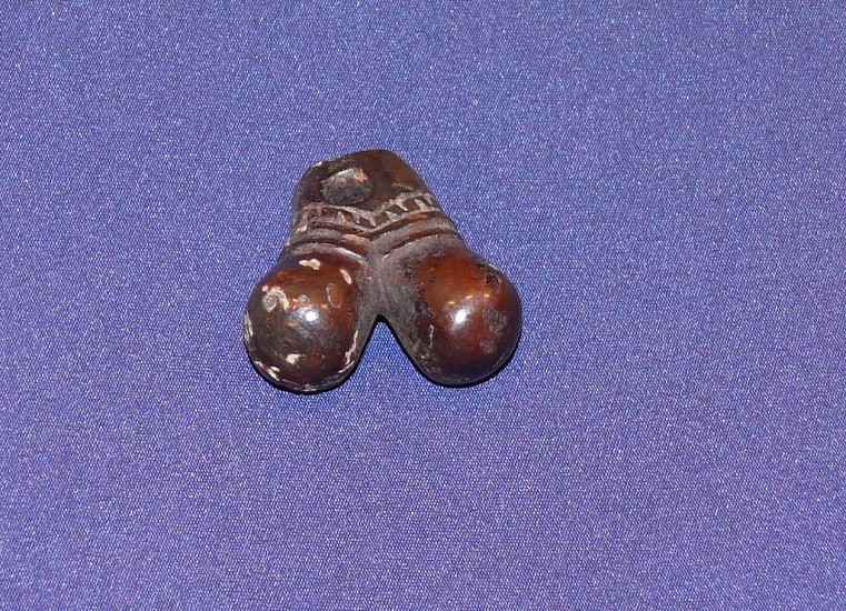19th & 20th C Alaskan Anonymous, Charm depicting testicles, 19th century
00221-1